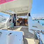 Úszó hotel Luxury Experience On A 16-meter Azimut Yacht *
