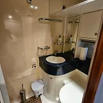 Úszó hotel Luxury Experience On A 16-meter Azimut Yacht